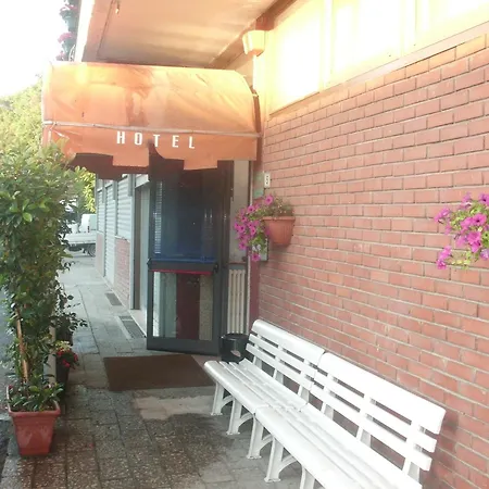 Hotel Lombardia 2*
